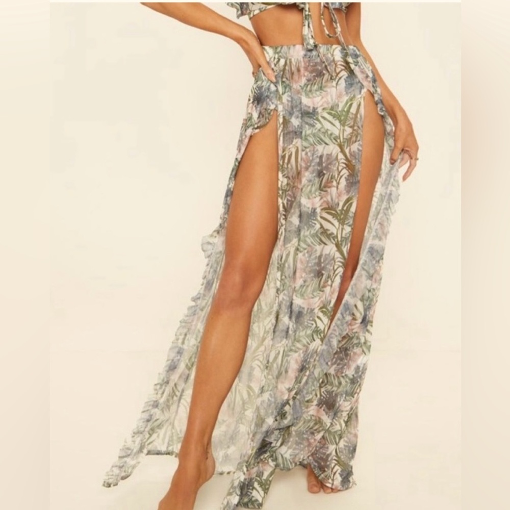PrettyLittleThings Summer maxi